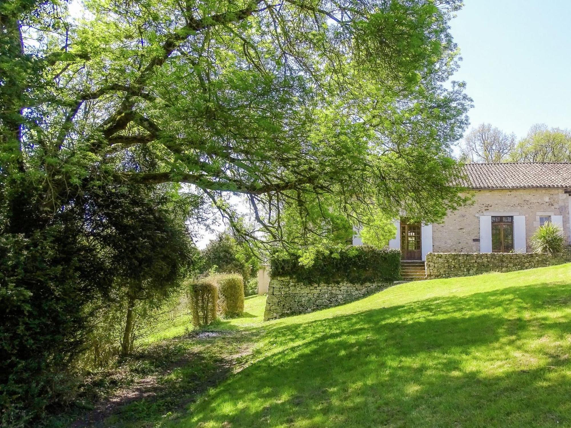 Warm Mansion With Swimming Pool In Sigoul S Villa Pomport Buitenkant foto
