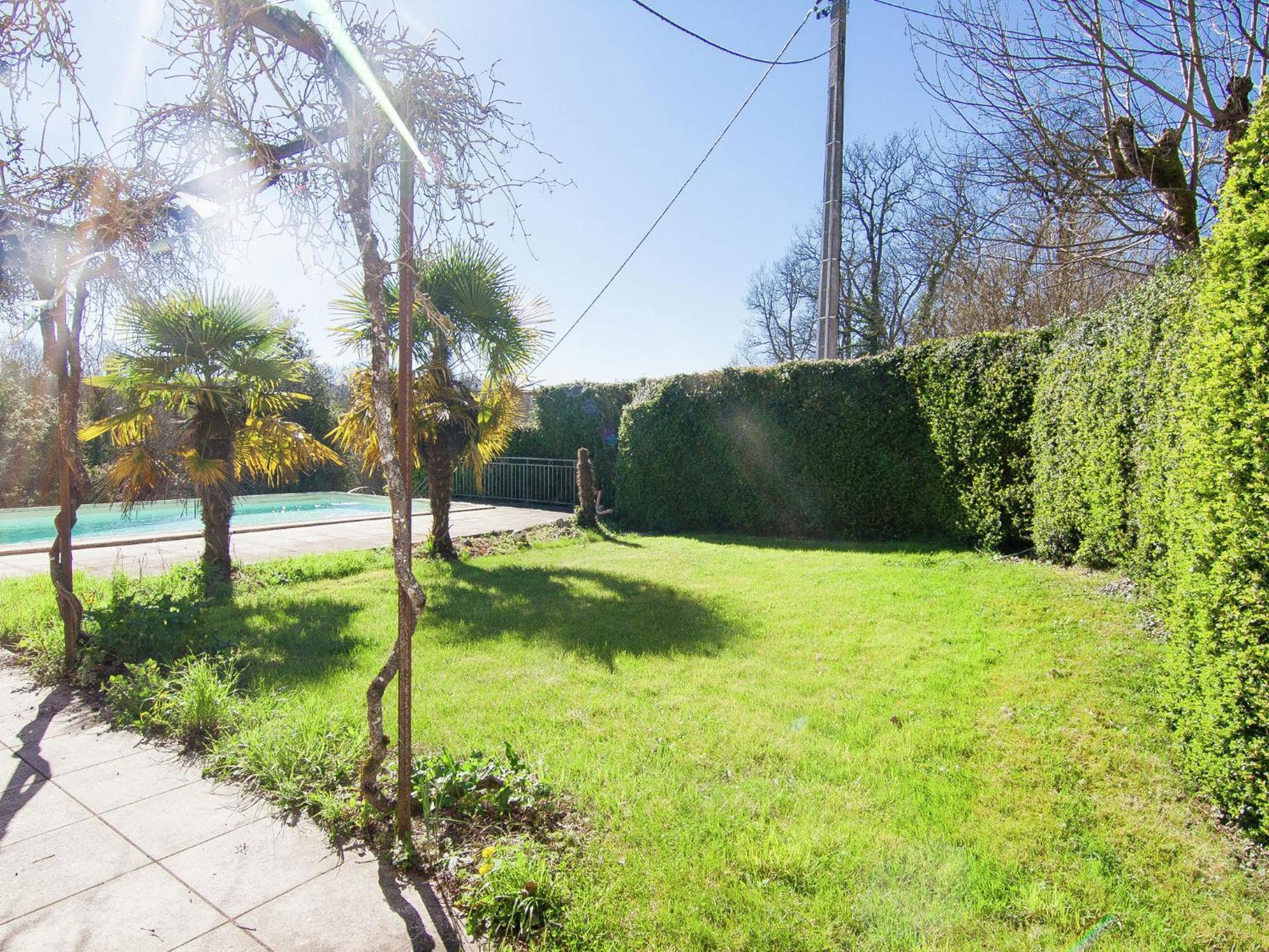 Warm Mansion With Swimming Pool In Sigoul S Villa Pomport Buitenkant foto